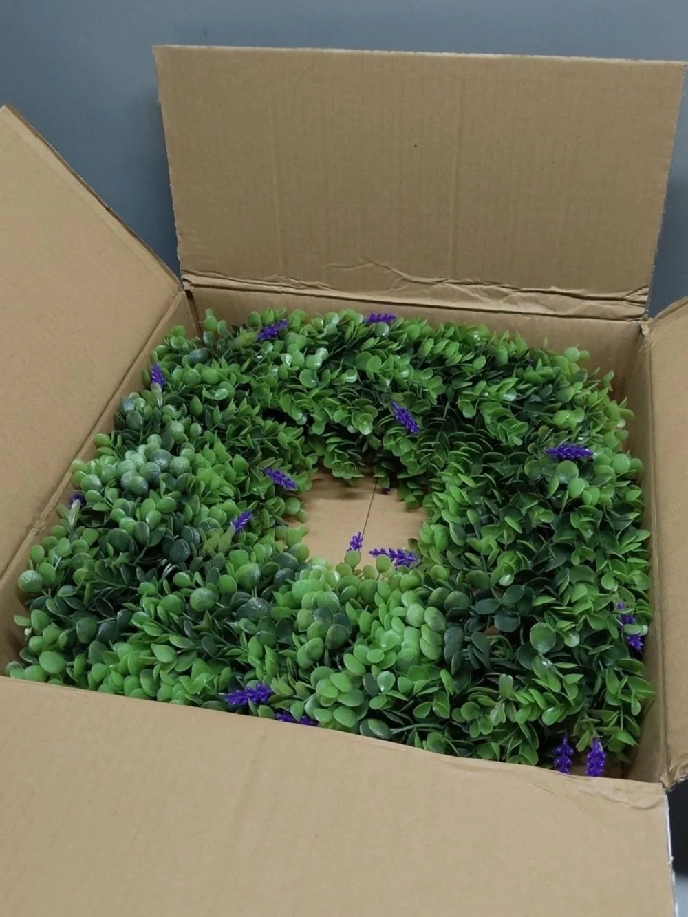 20” Eucalyptus Boxwood Wreath with Lavender
